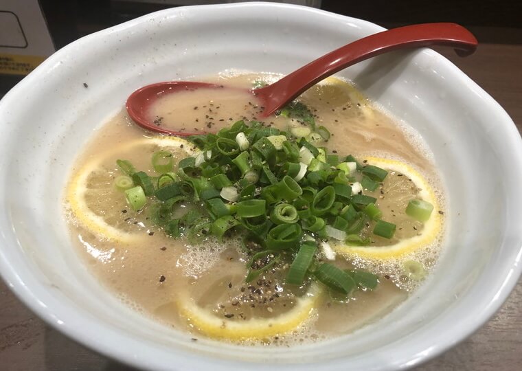 レモンとんこつラーメン